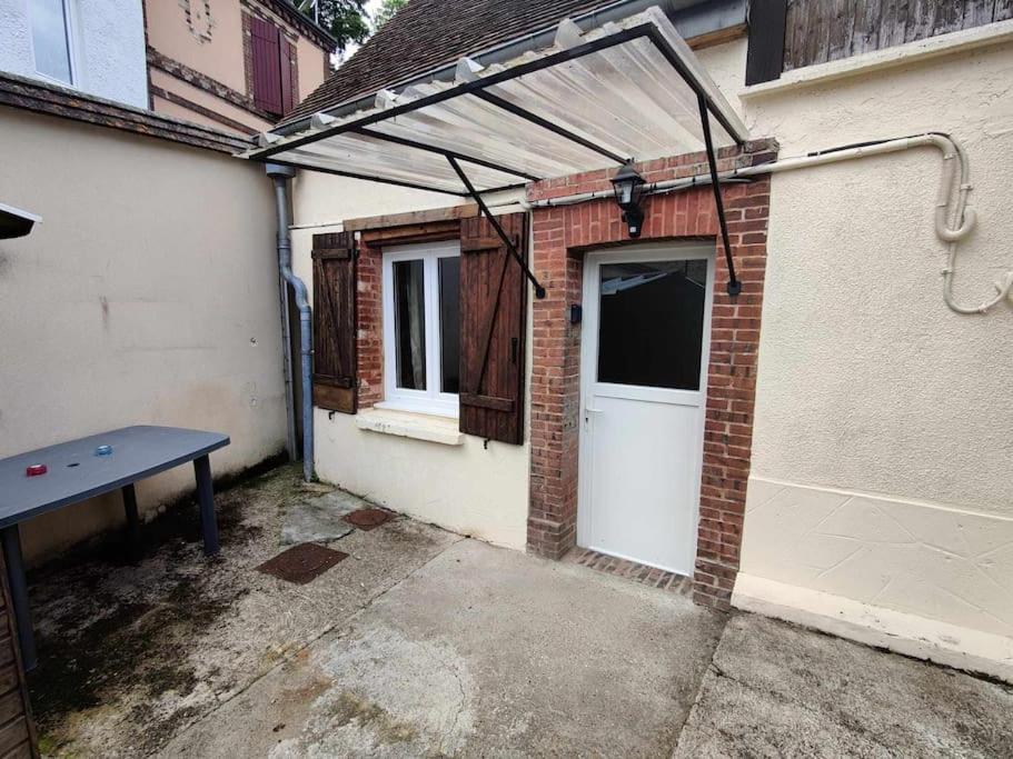 La Petite Falaise, Maison Avec Cour Dreux Centre Exterior photo
